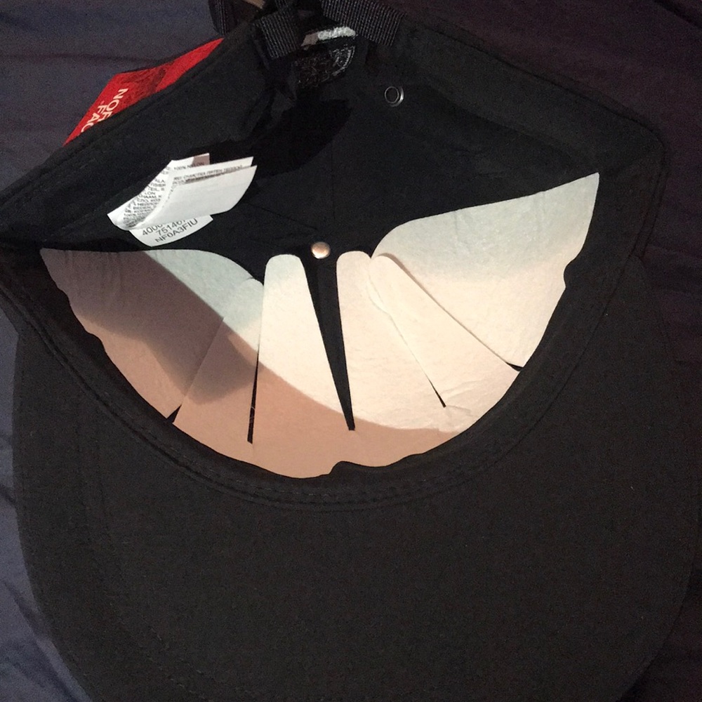 Supreme X North Face Black Hat - Picture 3 of 5